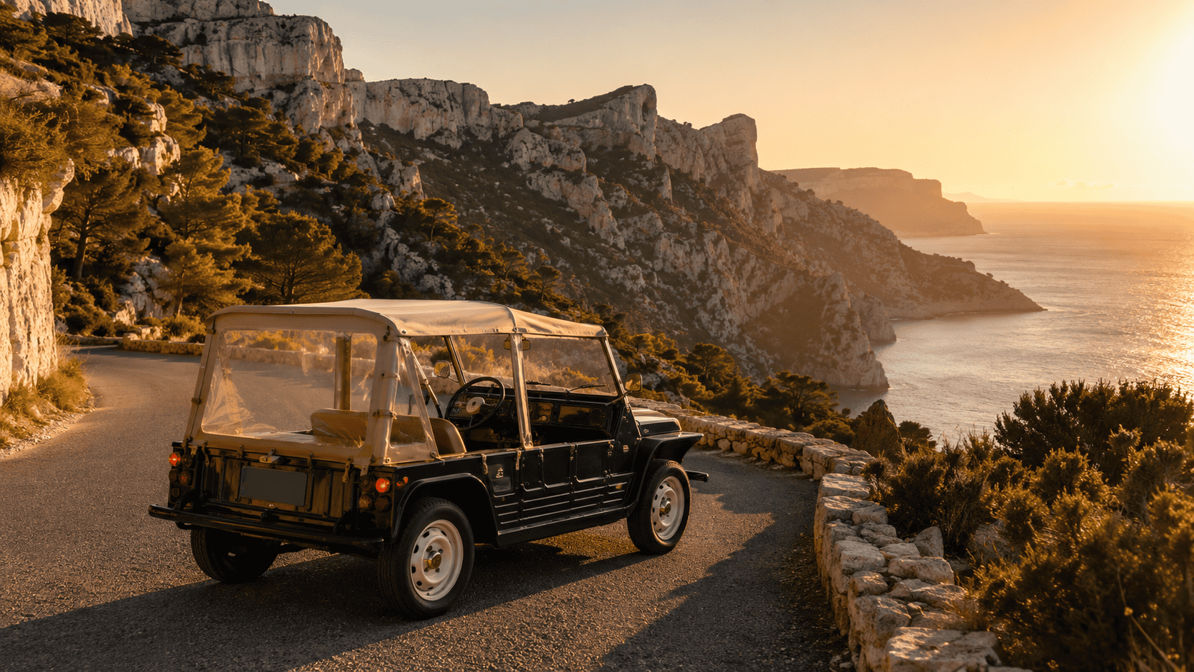 Mini Moke bleu marine RM Luxury Transport route panoramique du Var Ouest
