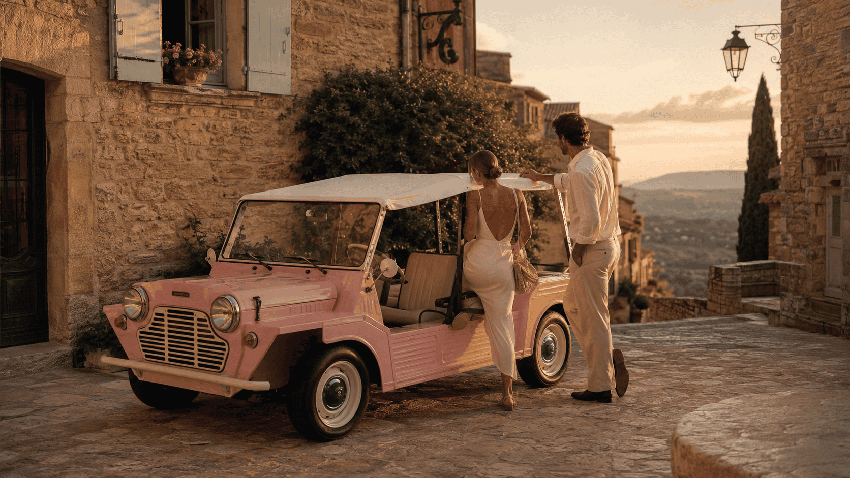 Mini Moke rose RM Luxury Transport village médiéval provençal